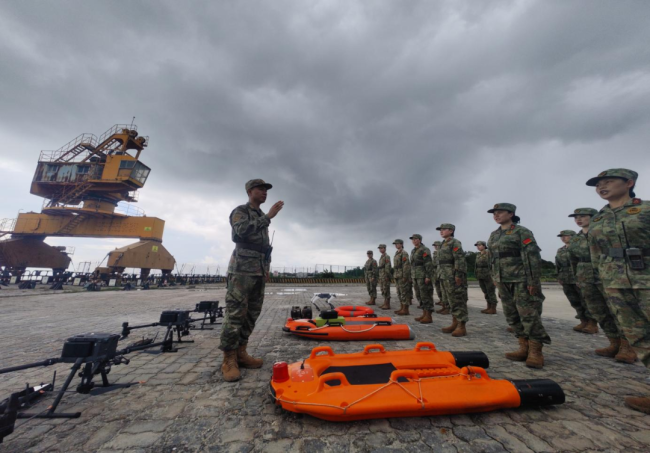 军官谢亮用25年将千里边防刻进心里 守护边疆的无悔青春