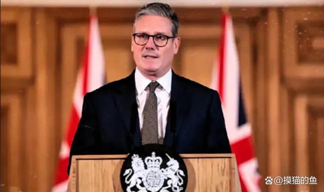 斯塔默不想访华了吗？英国回避一中原则，中方担忧的事变成现实