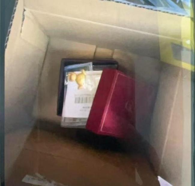 女子花2万网购金条收到空箱 快递疑遭调包