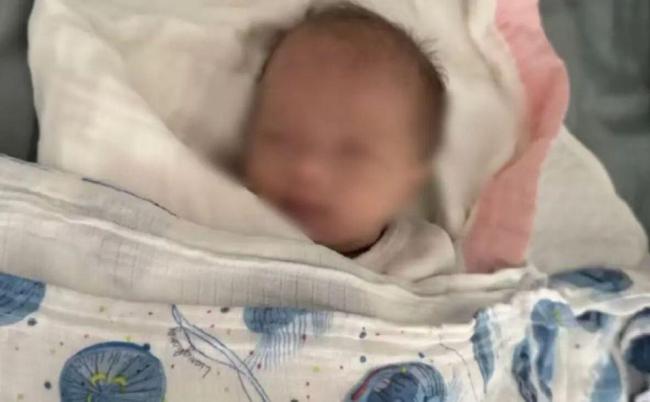 小洛熙離世18天父母等尸檢報(bào)告 衛(wèi)健委介入調(diào)查