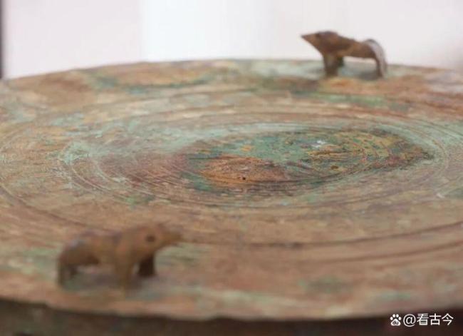 村民挖出千年銅鼓 竹林里的意外發(fā)現(xiàn)