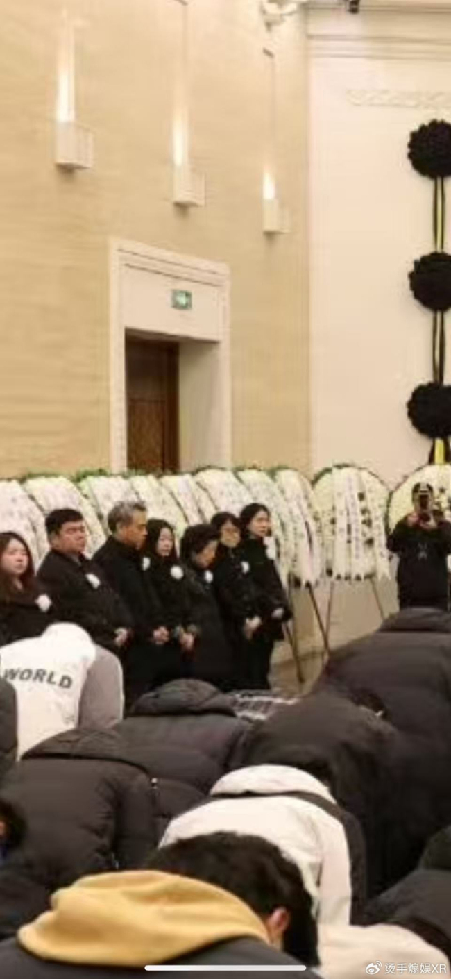 楊振寧去世后翁帆首次公開露面 懷念與新生