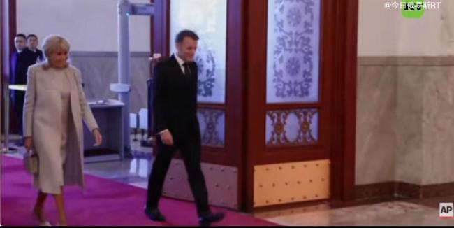 马克龙总统抵达成都 熊猫外交续写新篇章