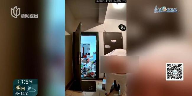 辣眼睛！沪一男子出门频频裸露臀部 女邻居崩溃 楼道查看快递屡次裸露