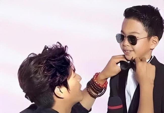 陈坤儿子23岁了 恋情曝光引关注