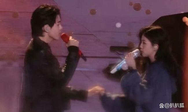 白鹿曾舜晞十指相扣好自然 CP粉狂欢背后的真相