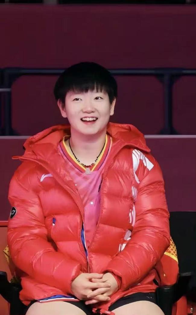 马克龙喊孙颖莎打乒乓球 中法友谊赛精彩互动