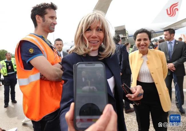 马克龙夫人认出在法出生的熊猫胖了 中法友谊见证者