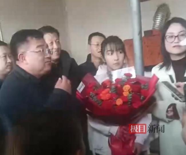 13歲女孩爬冰救人 勇敢無畏獲贊譽(yù)