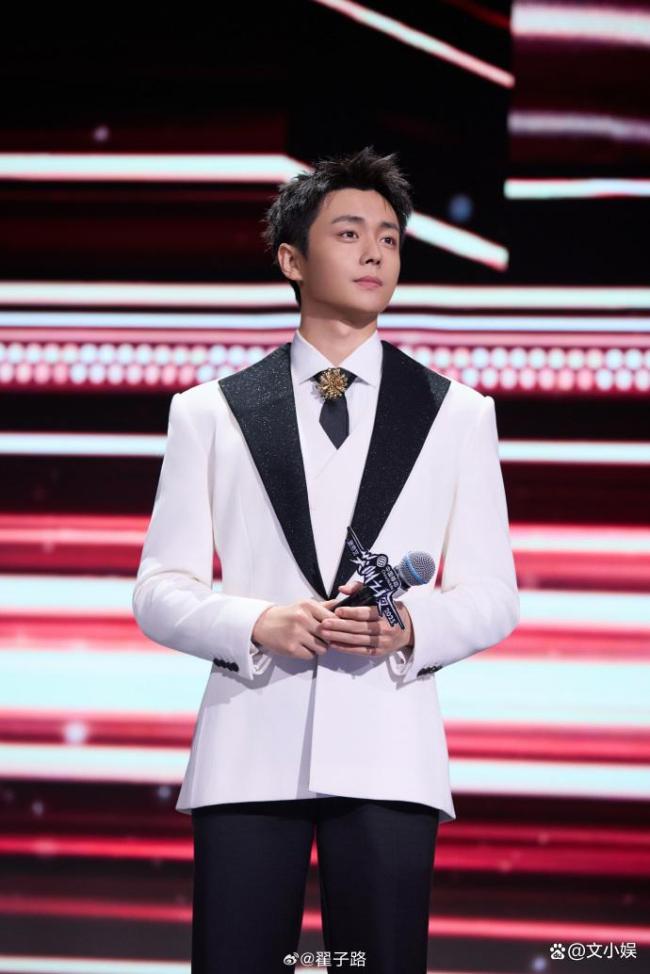 翟子路回应叫错李兰迪名字 失误变名场面