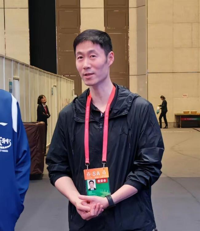 王勵(lì)勤走進(jìn)國(guó)際青少年乒乓球訓(xùn)練營(yíng) 推動(dòng)青訓(xùn)發(fā)展