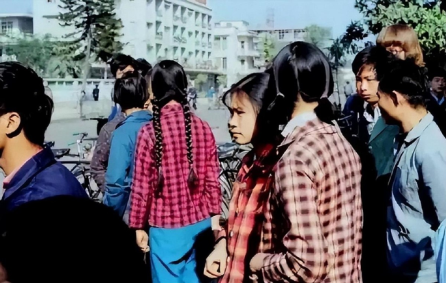 聚酯纖維是怎么在互聯(lián)網(wǎng)“塌房”的 從黑科技到貶義詞