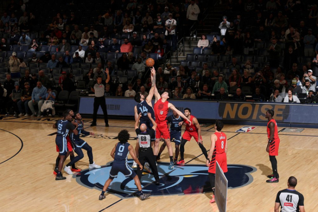 杨瀚森首发上场精彩集锦,梦幻脚步暴扣,妙传连连,下半场强势回归!