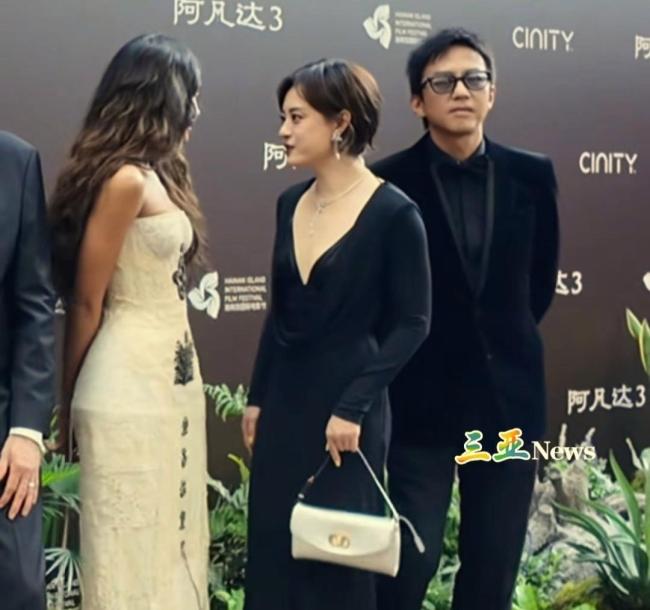 鄧超孫儷攜手出席《阿凡達3》首映禮 甜蜜互動引關注