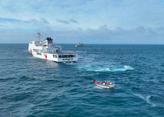 直击海军某部南海搜救实兵训练 提升实战化能力