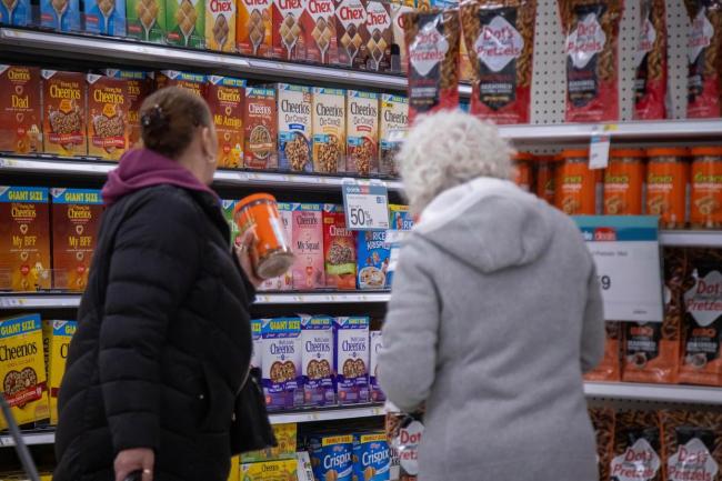 近3成美國(guó)人在結(jié)賬時(shí)“順手牽羊” 高物價(jià)引發(fā)偷竊增加