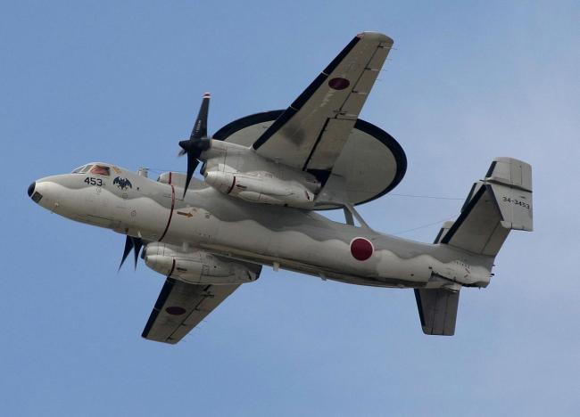 外交部：日方立即停止滋扰中方演训 严正警告引国际关注