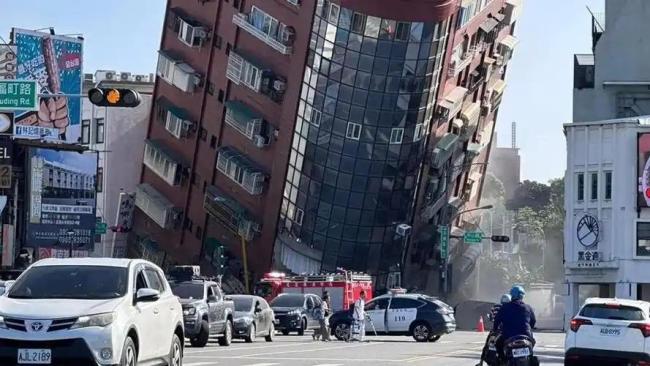 日本強(qiáng)震 高市“神色慌張”一路小跑 危機(jī)應(yīng)對(duì)引質(zhì)疑