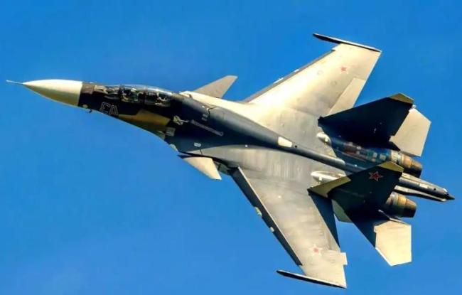 歼10C“金头盔”三连冠说明什么 中型战机的逆袭之路