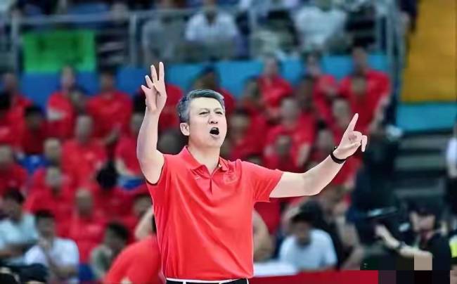 25 11！23 6！被郭士强嫌弃，被国家队退货，但偏偏你最争气 徐杰统治级表现引发热议