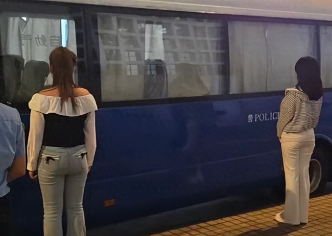 澳門警方掃黃12人涉嫌賣淫被捕！