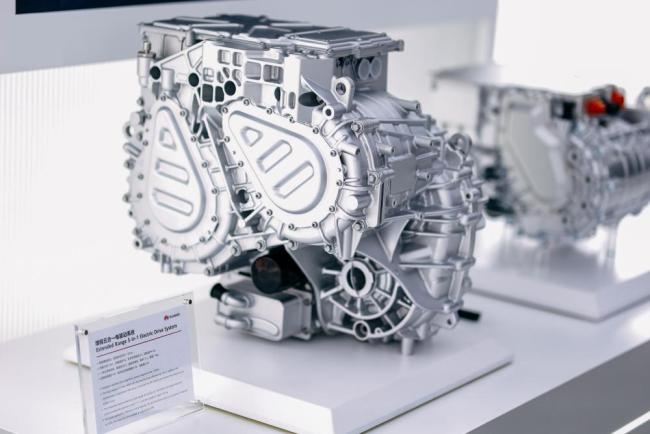 余承東談下個百萬臺 智能汽車加速躍遷