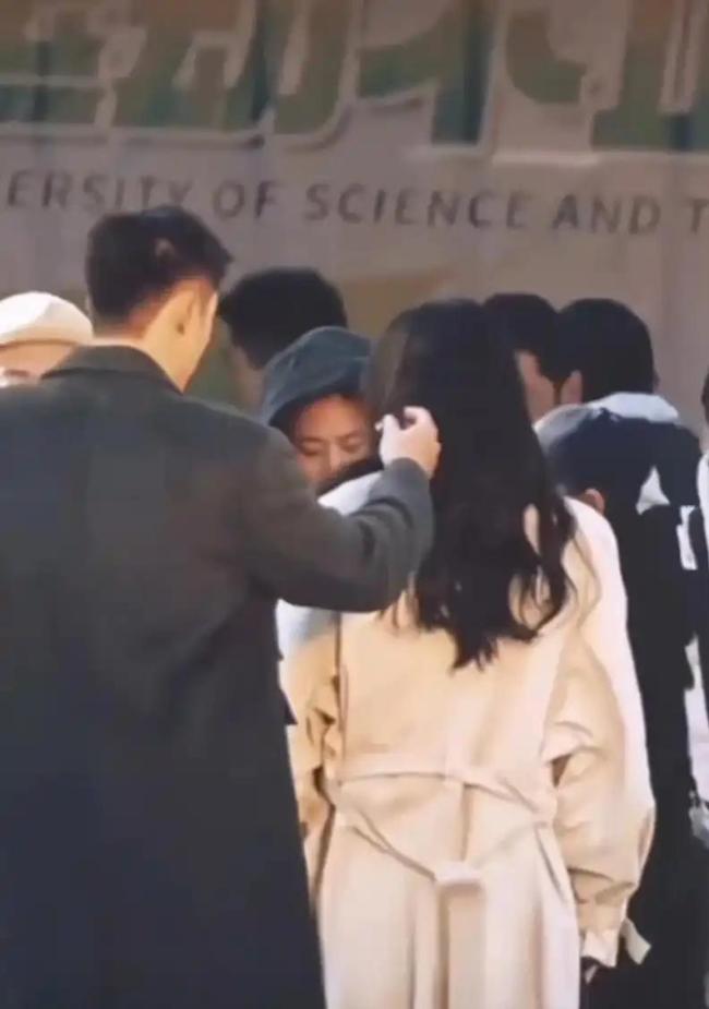 黃景瑜被拍帶女生回豪宅 戀情疑云再起