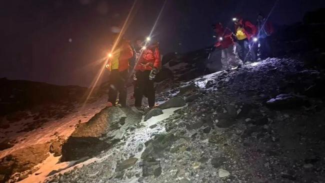 男子違規(guī)進(jìn)哈巴雪山滑墜失聯(lián) 封山期間擅自進(jìn)山悲劇
