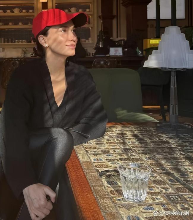 40岁卢靖姗庆祝出月子，晒素颜健身照好意思出新高度，腰腹部无赘肉身形优好意思 产后归附羡煞旁东说念主