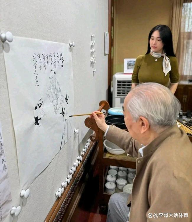 范曾與第四任妻子相差50歲 從電臺(tái)主播到豪門(mén)核心的身份蛻變