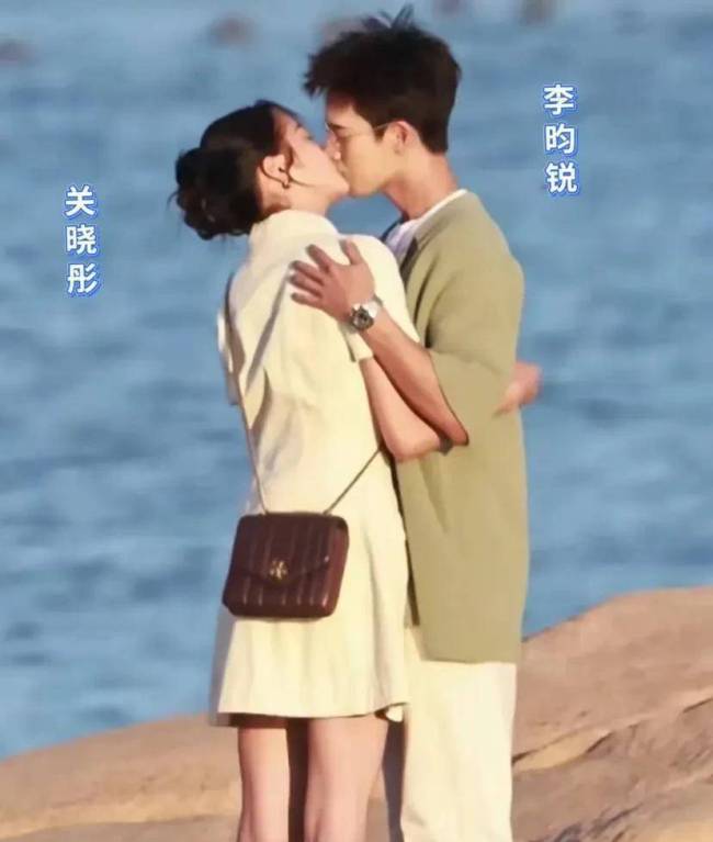 李昀锐让今夜升温 海边吻戏引爆全网