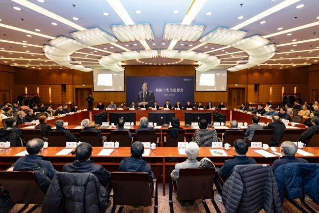 翁帆追憶楊振寧 含淚發(fā)言幾度哽咽