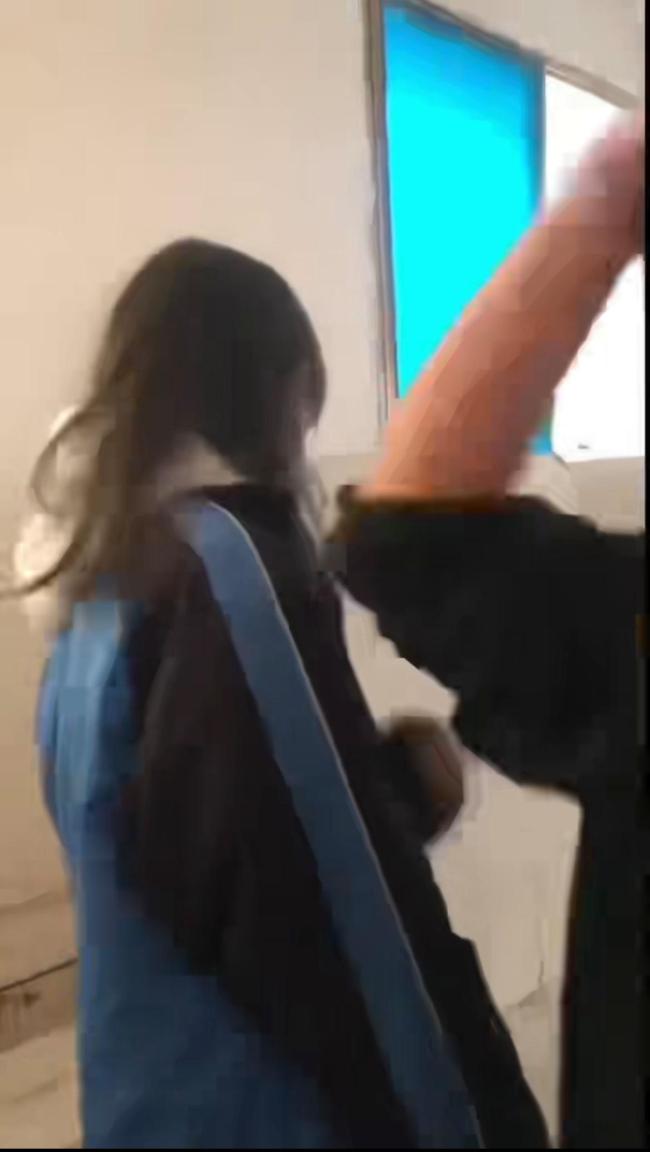 倆初中女孩被堵廁所遭連續(xù)掌摑 校園暴力事件引關注