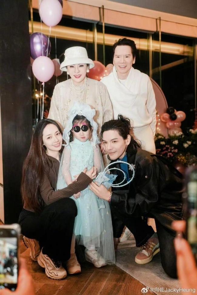 郭碧婷坦言向太給了很多錢 澄清養(yǎng)家傳言