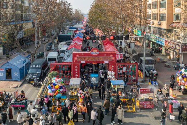 山東萊西山會(huì)“煙火”升騰似過(guò)年 傳統(tǒng)與現(xiàn)代交融的盛會(huì)