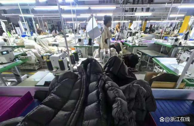 羽絨服批發(fā)價(jià)428商場(chǎng)賣(mài)上千元 價(jià)格飆升引熱議