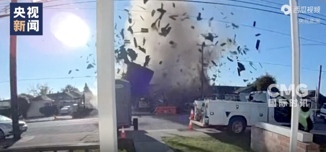 美加州一社區(qū)燃?xì)夤艿劳话l(fā)劇烈爆炸