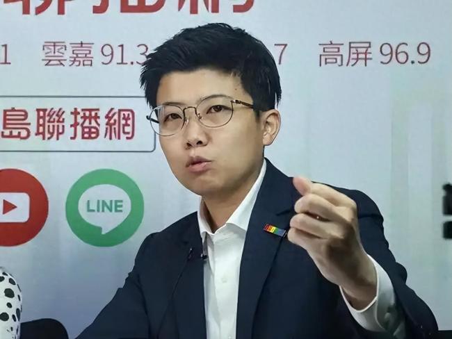 苗博雅被罵翻！綠營(yíng)政客精神分裂，一邊賣“芒果干”一邊美化戰(zhàn)爭(zhēng)