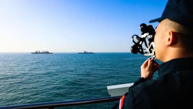 直擊海軍艦艇編隊(duì)多科目實(shí)戰(zhàn)化演練 錘煉打贏硬功