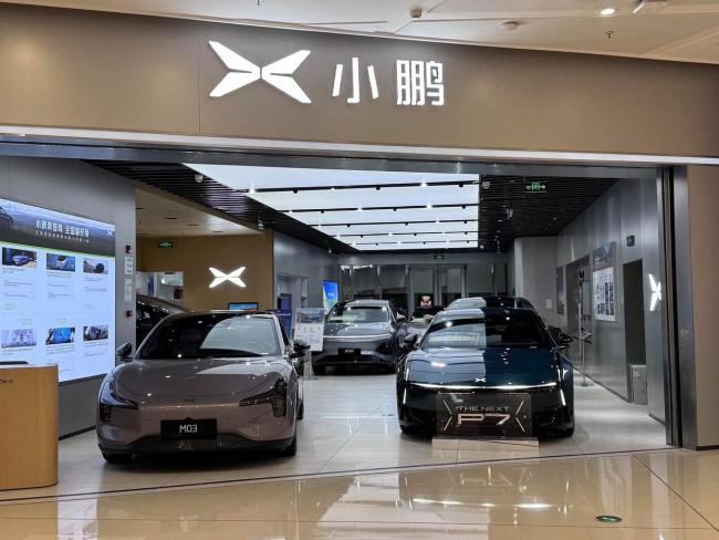 何小鵬:明年追不上FSD 智駕負責人裸奔 VLA挑戰(zhàn)特斯拉