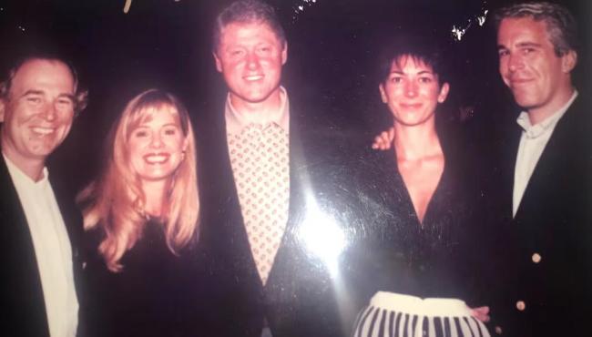 愛潑斯坦95000份影像資料部分曝光 名流合影引關(guān)注