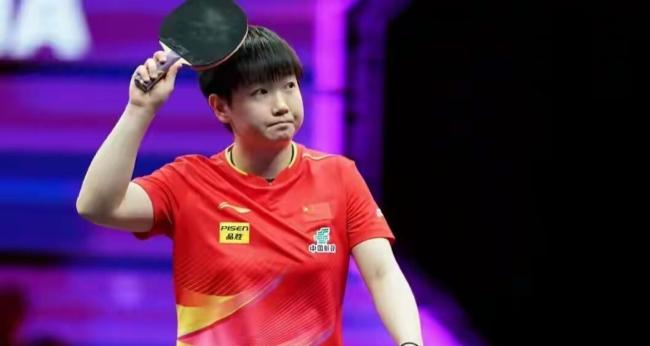 孙颖莎主动挑战 鹰眼判罚显神威