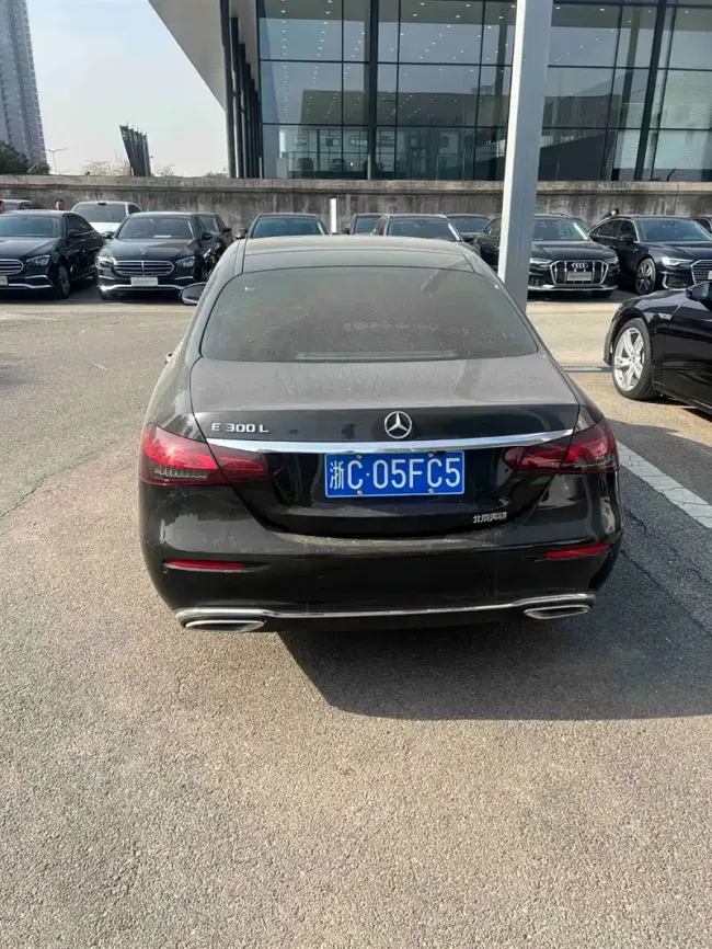 探店28萬多的奔馳E級能不能買到 限時優(yōu)惠進(jìn)行中