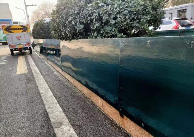 北京融雪劑綠化帶擋鹽板不見了 城市綠地展現(xiàn)新貌