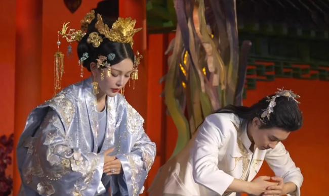 张凯毅回应质疑 免费展览遇展品损坏争议