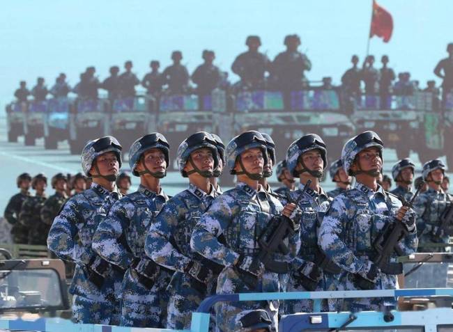 突发特讯！《解放军报》向全世界通告：中国绝不允许历史悲剧重演！罕见措辞引爆国际舆论