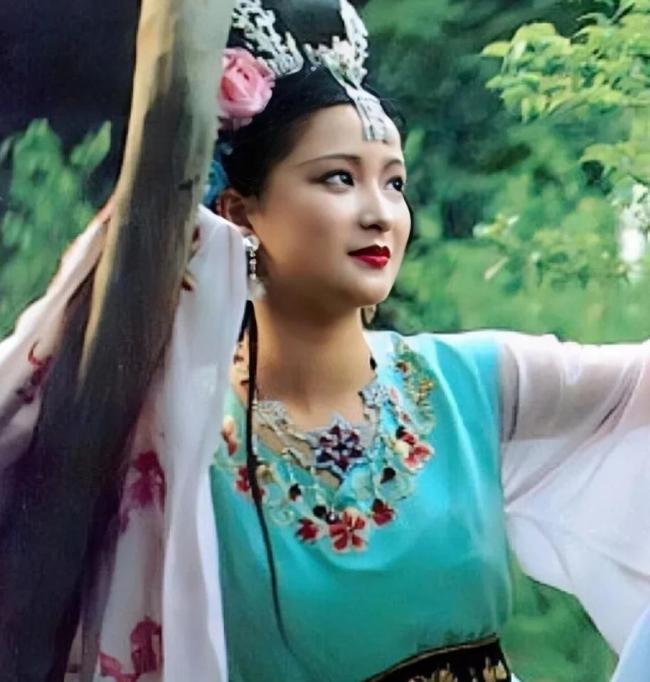 张纪中发文悼念何晴 演艺之星悄然陨落