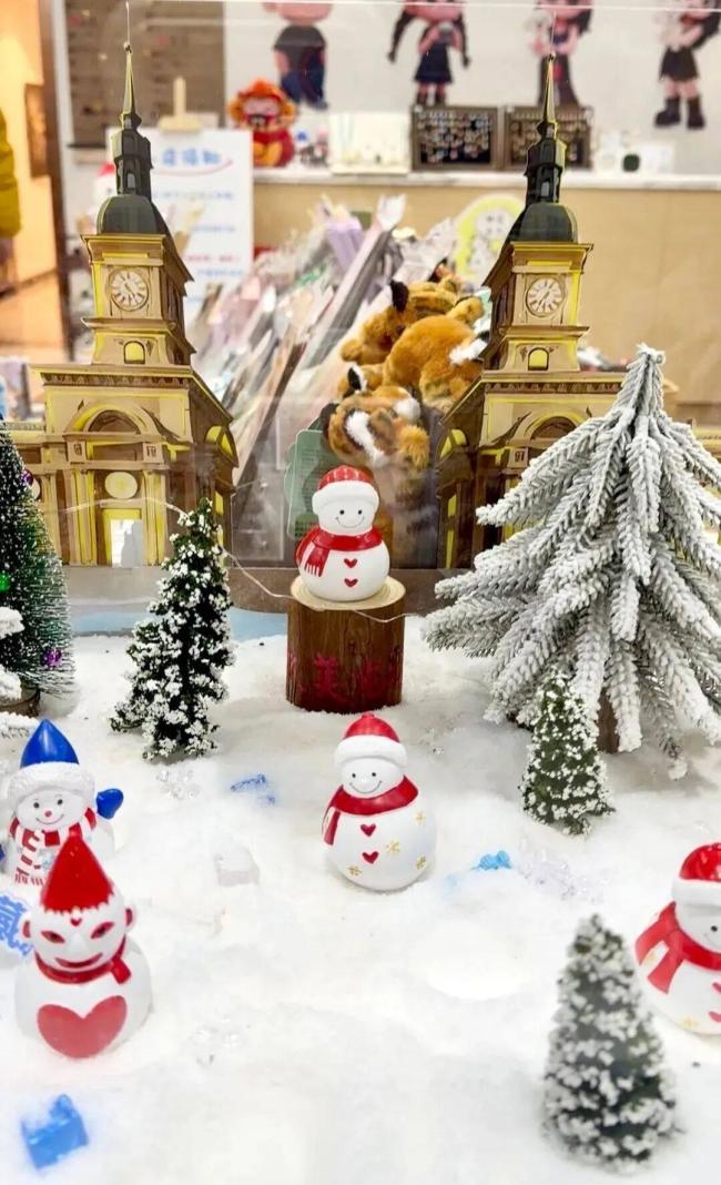 哈尔滨大雪人原来是挖出来的 全民“云养”与“挖掘”热潮