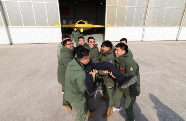 彩虹-7首飞 中国隐身无人机战力飙升 空中幽灵惊艳亮相