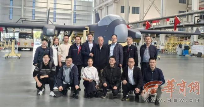 西工大晒“九天”无人机首飞画面 国产重型无人机展翼蓝天